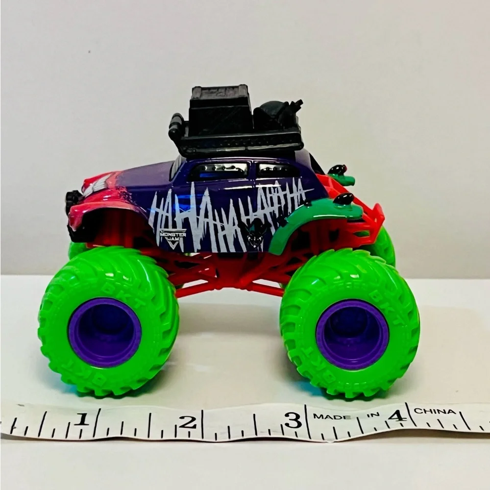BATMAN & JOKER Monster Truck Lot (3)
